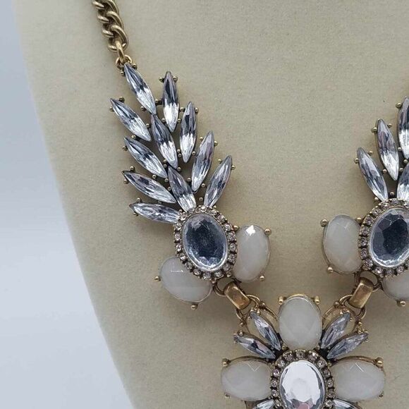 J Crew Clear Crystal and white beaded Statement Necklace - Picture 10 of 12
